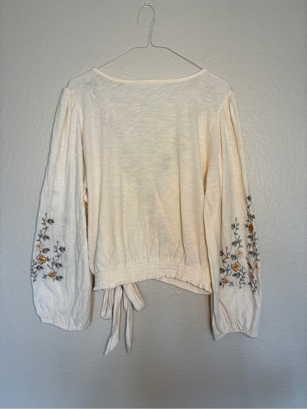 Lucky Brand 100% Cotton Cream Embroidered Floral Pink Orange Green Wrap Top Boho - Picture 2 of 9